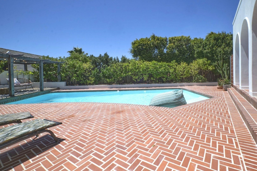 5 Bedroom Property for Sale in Flamingo Vlei Western Cape